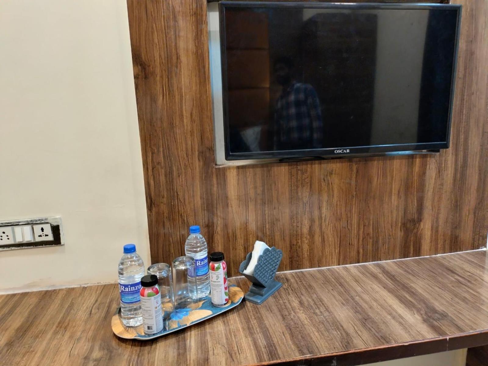 Hotel Blue Wellington - Near Airport Bombaj